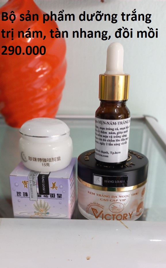 Com bo bộ ba sản phẩm ngày đêm kem trắng da ngọc trai đen cao cấp vip victory hoa việt kết hợp serum,kem chuyên nám minh đức giúp trắng da,trị mụn,nám,tàn nhang,đồi mồi,ngăn ngừa các sắc tố đen, chống lão hóa,tái tạo da,giữ ẩm cho da,se khít lỗ chân lông,chống lão hóa giúp da trắng hồng mịn màng Com bo bộ ba sản phẩm ngày đêm kem trắng da ngọc trai đen cao cấp vip victory hoa việt kết hợp serum,kem chuyên nám minh đức giúp trắng da,trị mụn,nám,tàn nhang,đồi mồi,ngăn ngừa các sắc tố đen, chống lão hóa,tái tạo da,giữ ẩm cho da,se khít lỗ chân lông,chống lão hóa giúp da trắng hồng mịn màng